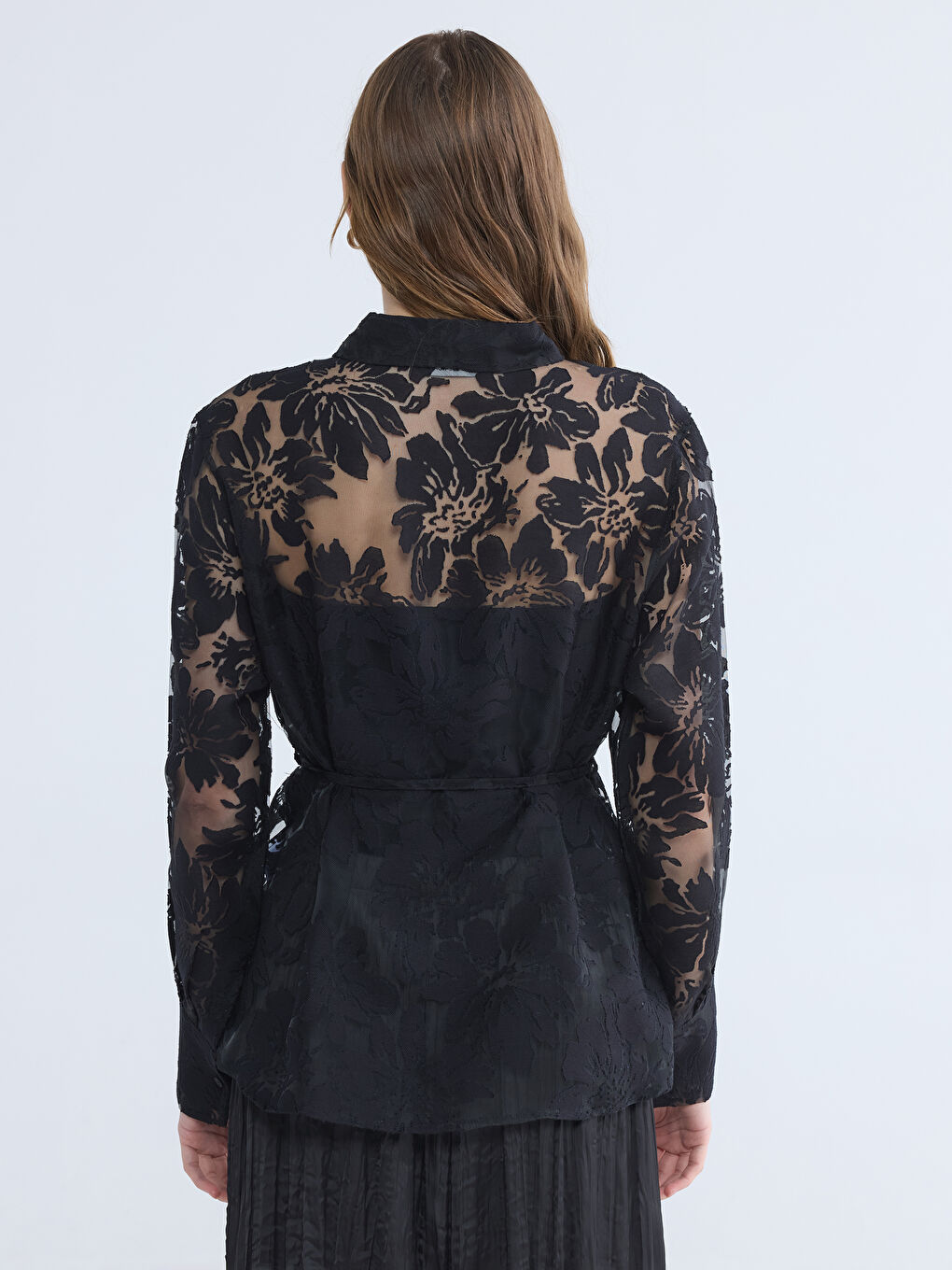 Siyah Çiçek Kuşaklı Kadın Gömlek-3