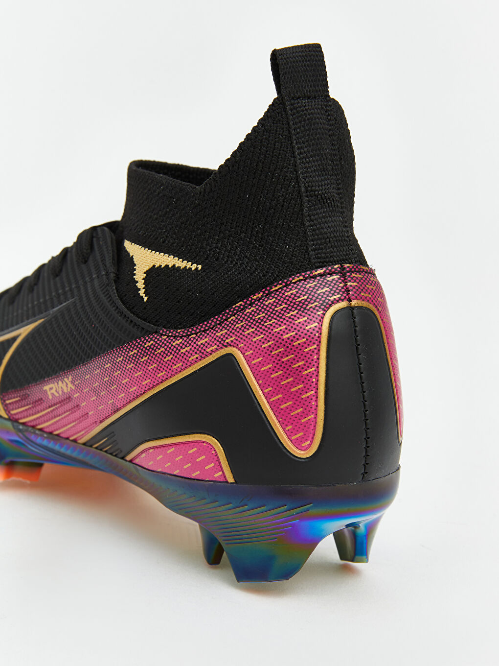 Siyah Çoraplı Erkek Çocuk Krampon-3