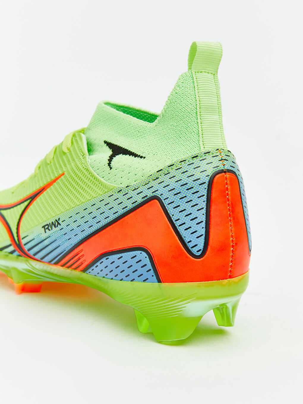 Yeşil Çoraplı Erkek Çocuk Krampon-4