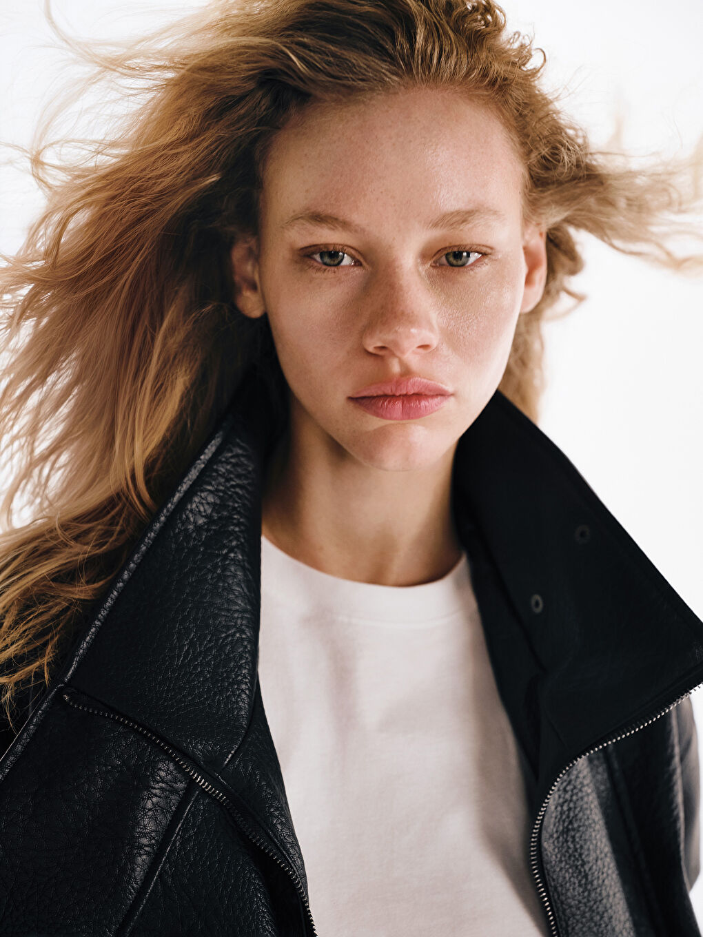 Siyah Dik Yaka Oversize Kadın Deri Görünümlü Ceket-2