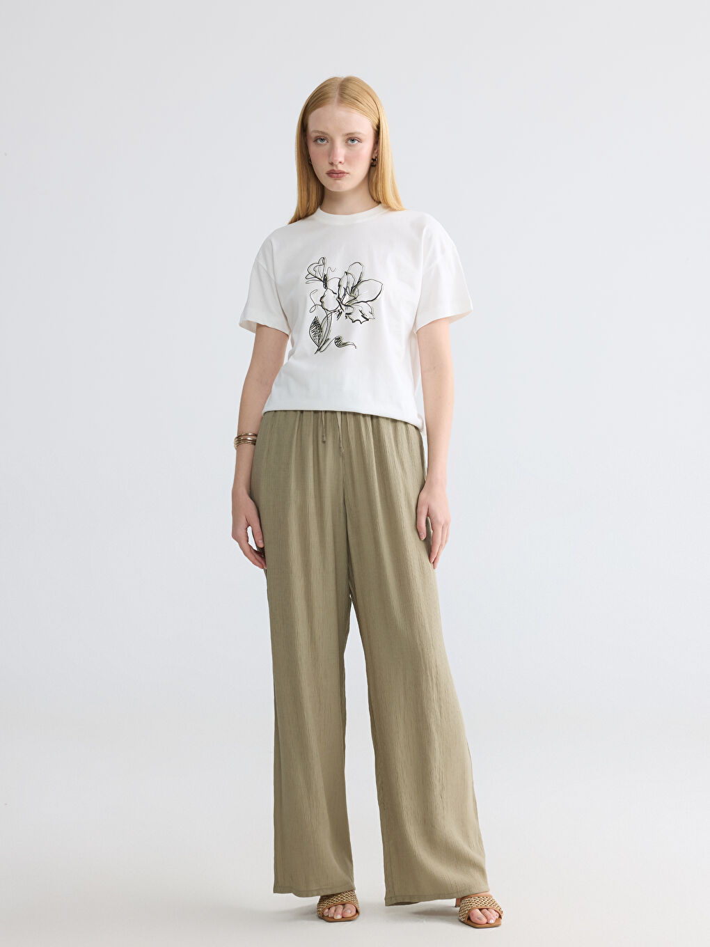 Crew Neck Flower Printed Women's T-Shirt-1