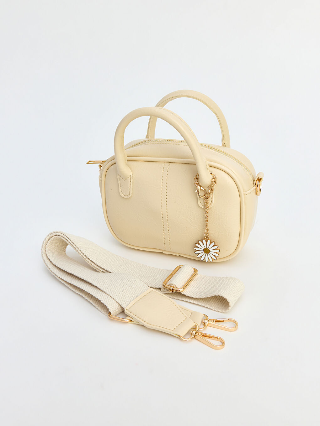 Sarı Papatya Aksesuarlı Deri Görünümlü Kadın Omuz Çantası-1