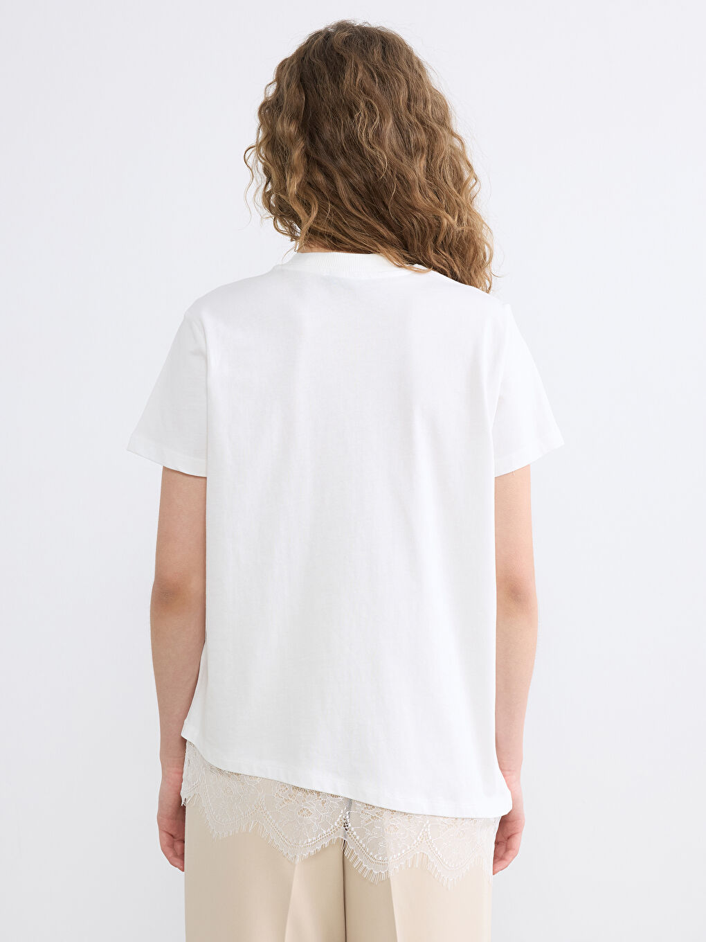 Crew Neck Lace Detailed Women's T-Shirt-3