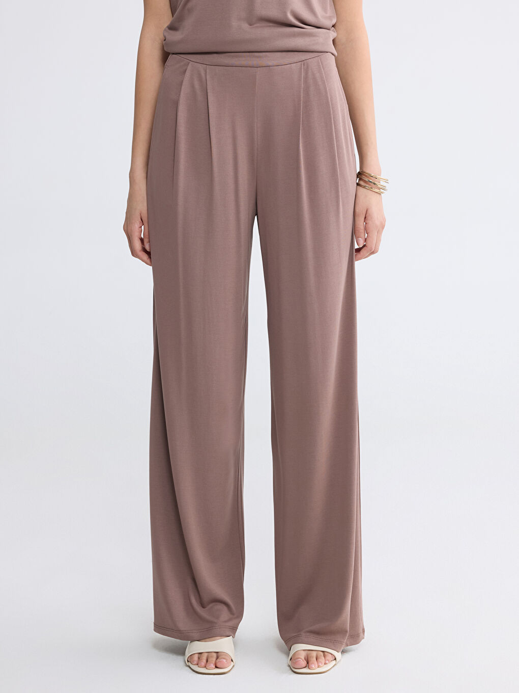 Kahverengi Beli Lastikli Geniş Paça Kadın Pantolon-1