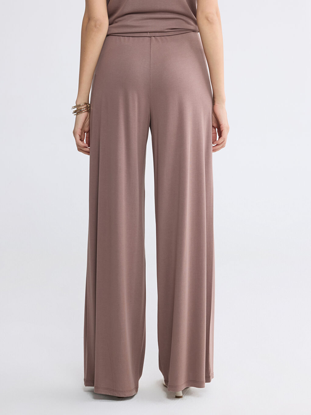 Kahverengi Beli Lastikli Geniş Paça Kadın Pantolon-3