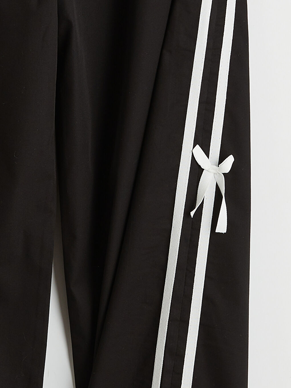 Siyah Fiyonk Detaylı Kız Çocuk Poplin Pantolon-2