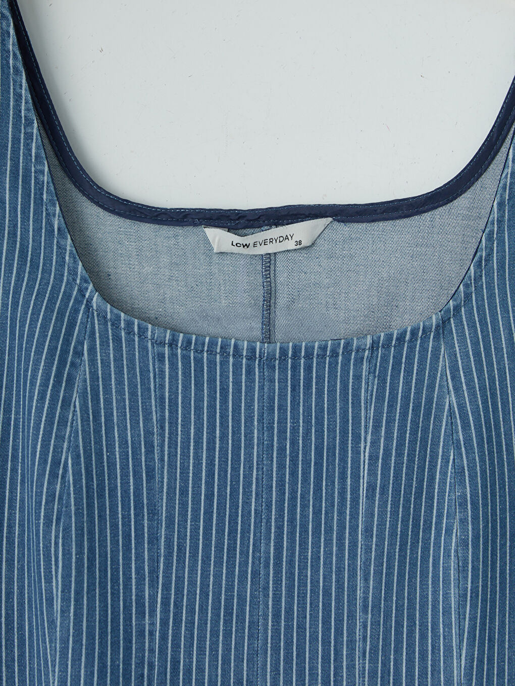 Beyaz U Yaka Çizgili Belden Oturtmalı Jean Elbise-2