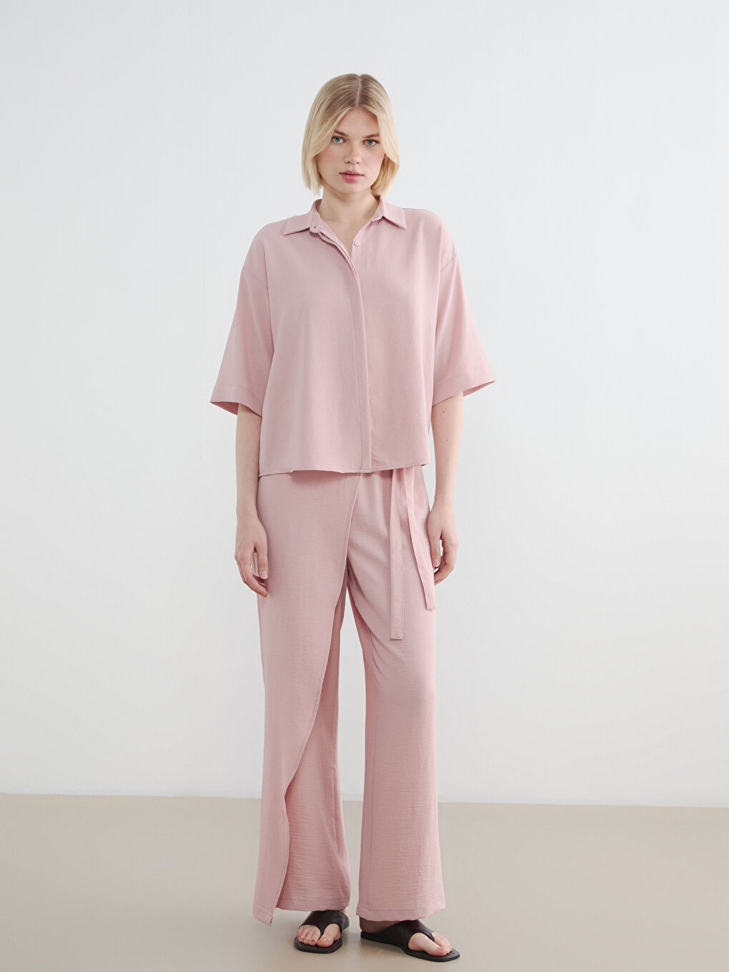 Pembe Beli Bağlamalı Geniş Paça Kadın Pantolon