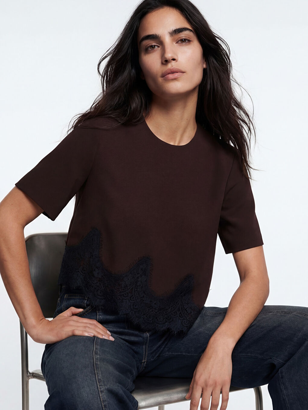 Kahverengi Bisiklet Yaka Asimetrik Kesim Dantel Detaylı Bluz