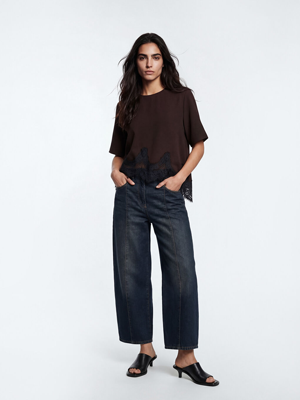 Kahverengi Bisiklet Yaka Asimetrik Kesim Dantel Detaylı Bluz-1