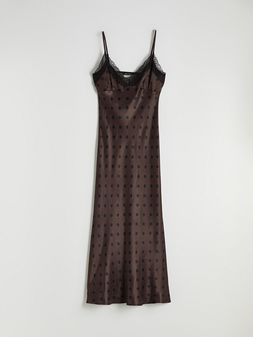 Kahverengi V Yaka Puantiyeli İp Askılı Saten Elbise-4