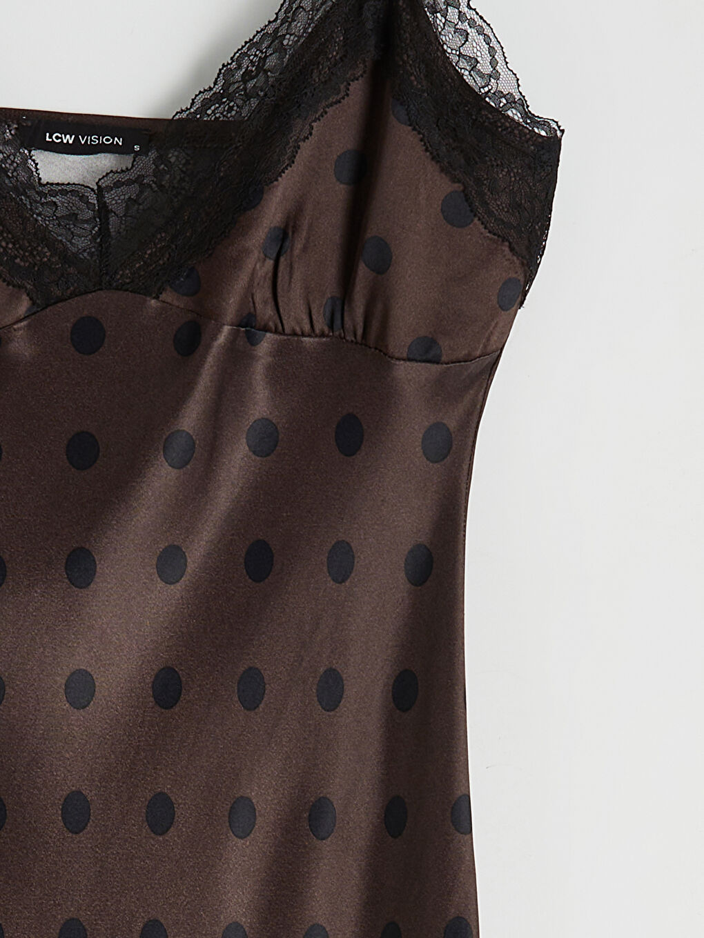 Kahverengi V Yaka Puantiyeli İp Askılı Saten Elbise-5