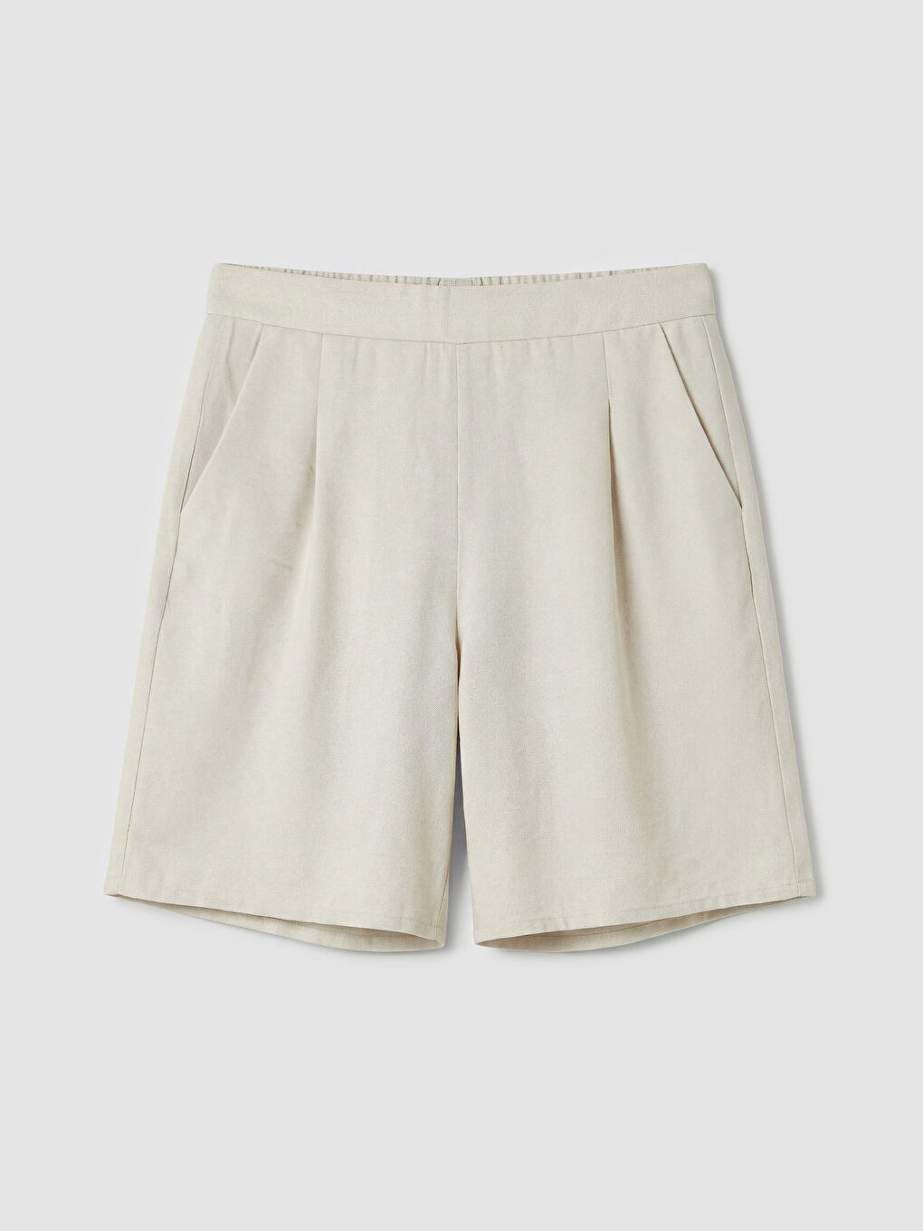 Gri Beli Lastikli Kadın Pileli Şort