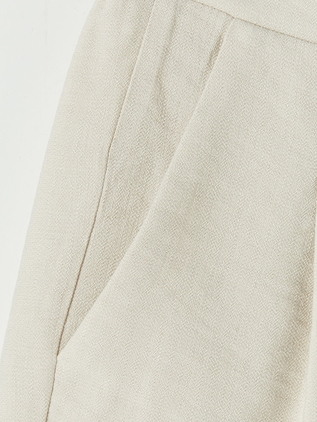 Gri Beli Lastikli Kadın Pileli Şort-2