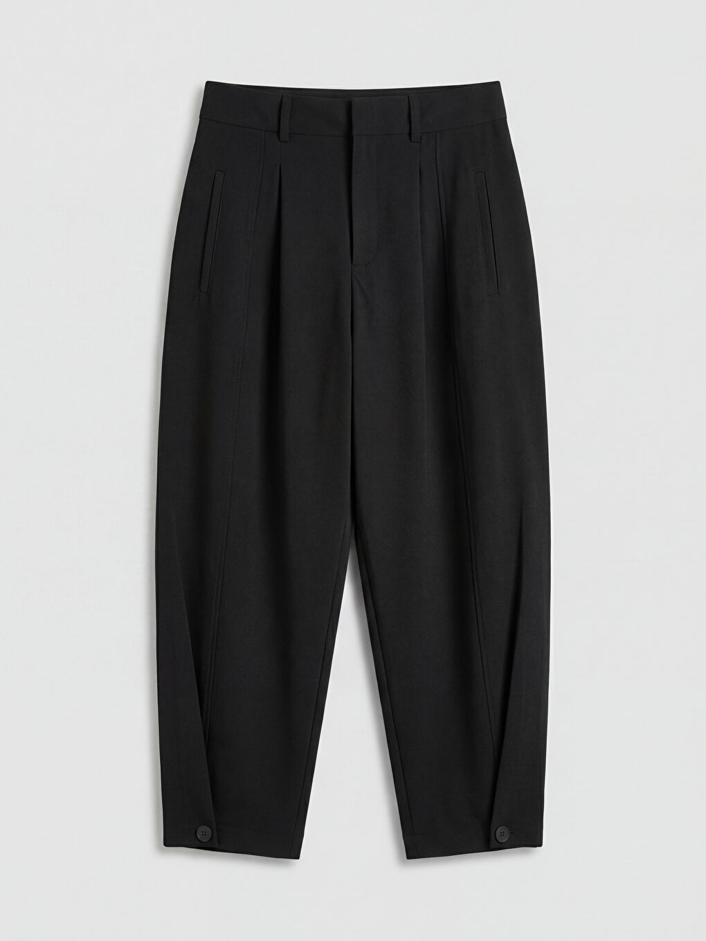 Siyah Havuç Kesim Kadın Pileli Kumaş Pantolon