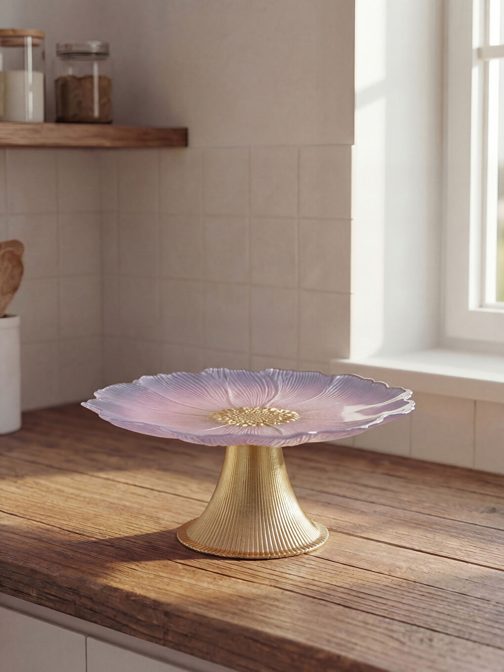 ستاندی کێکی شیشەی گوڵشێوە بە قاڵ 21 cm