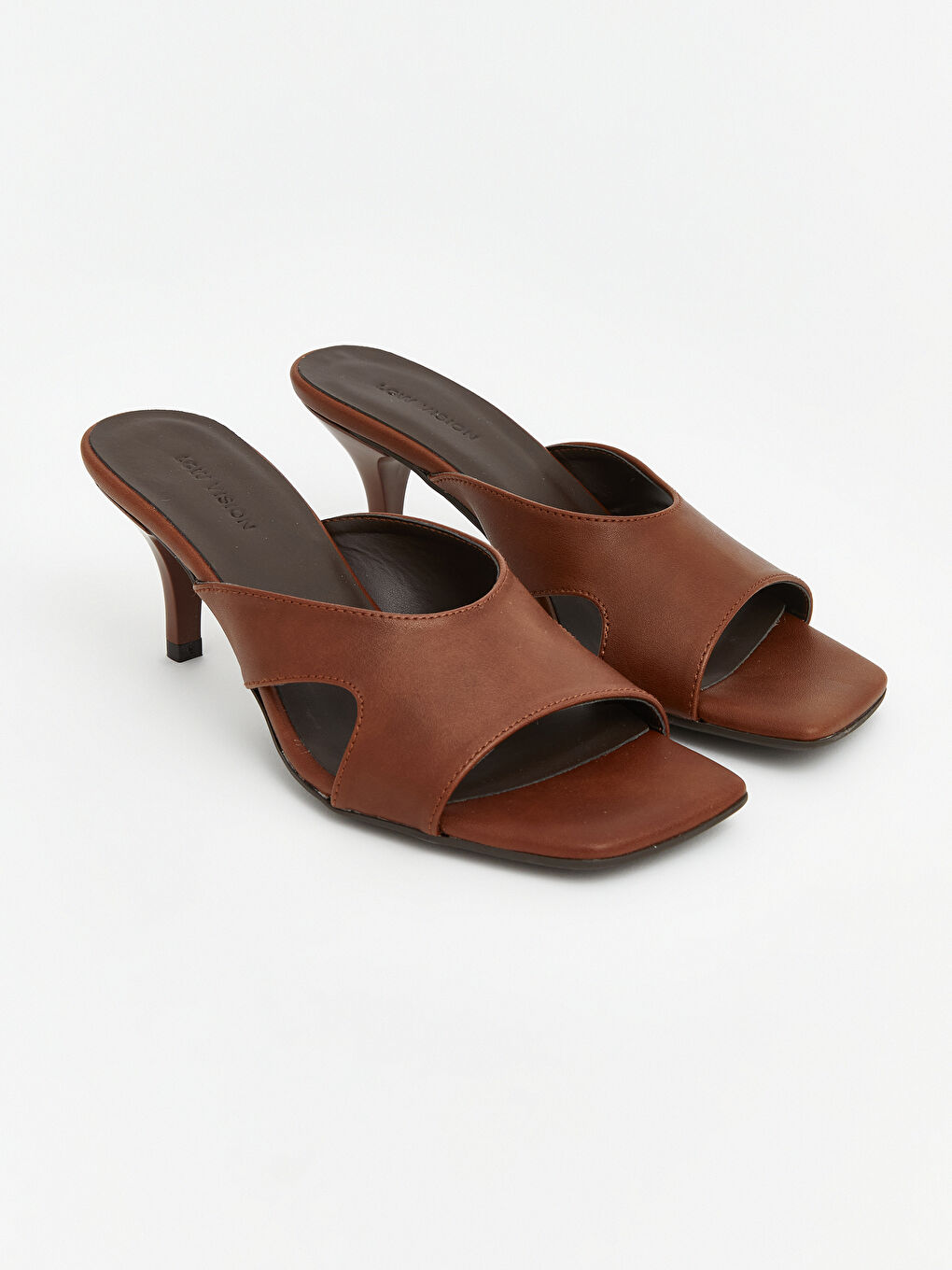 Kahverengi Küt Burun Kadın Topuklu Sandalet