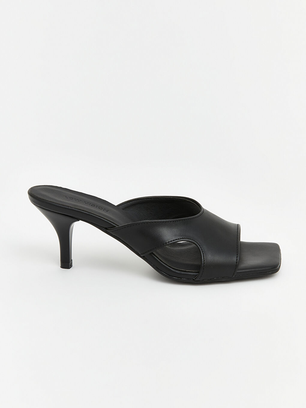 Siyah Küt Burun Kadın Topuklu Sandalet-1