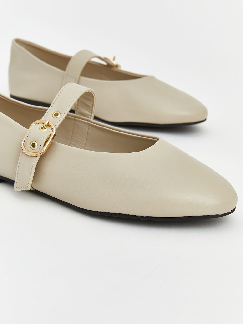 Ekru Deri Görünümlü Kadın Babet-2