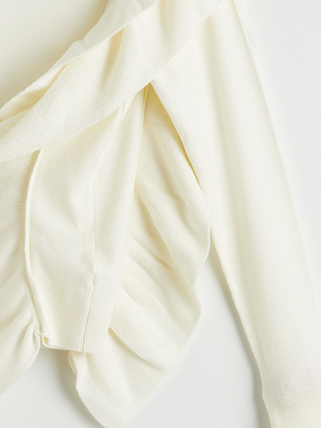 Ekru Bisiklet Yaka Fırfır Detaylı Kadın Triko Kazak	-6