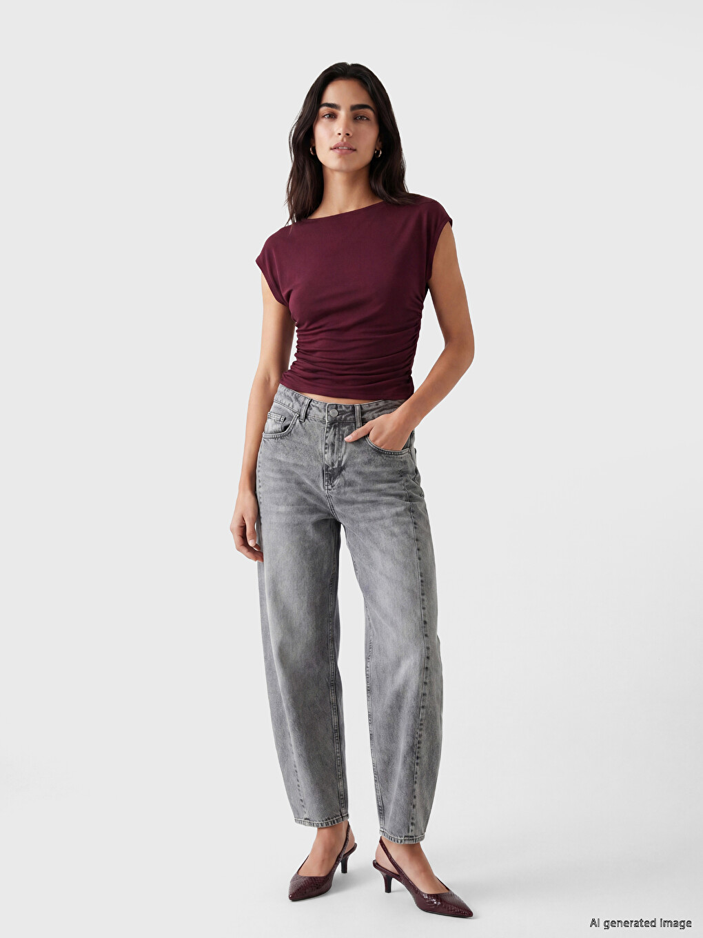 Bluza sa okruglim izrezom i naborima-1