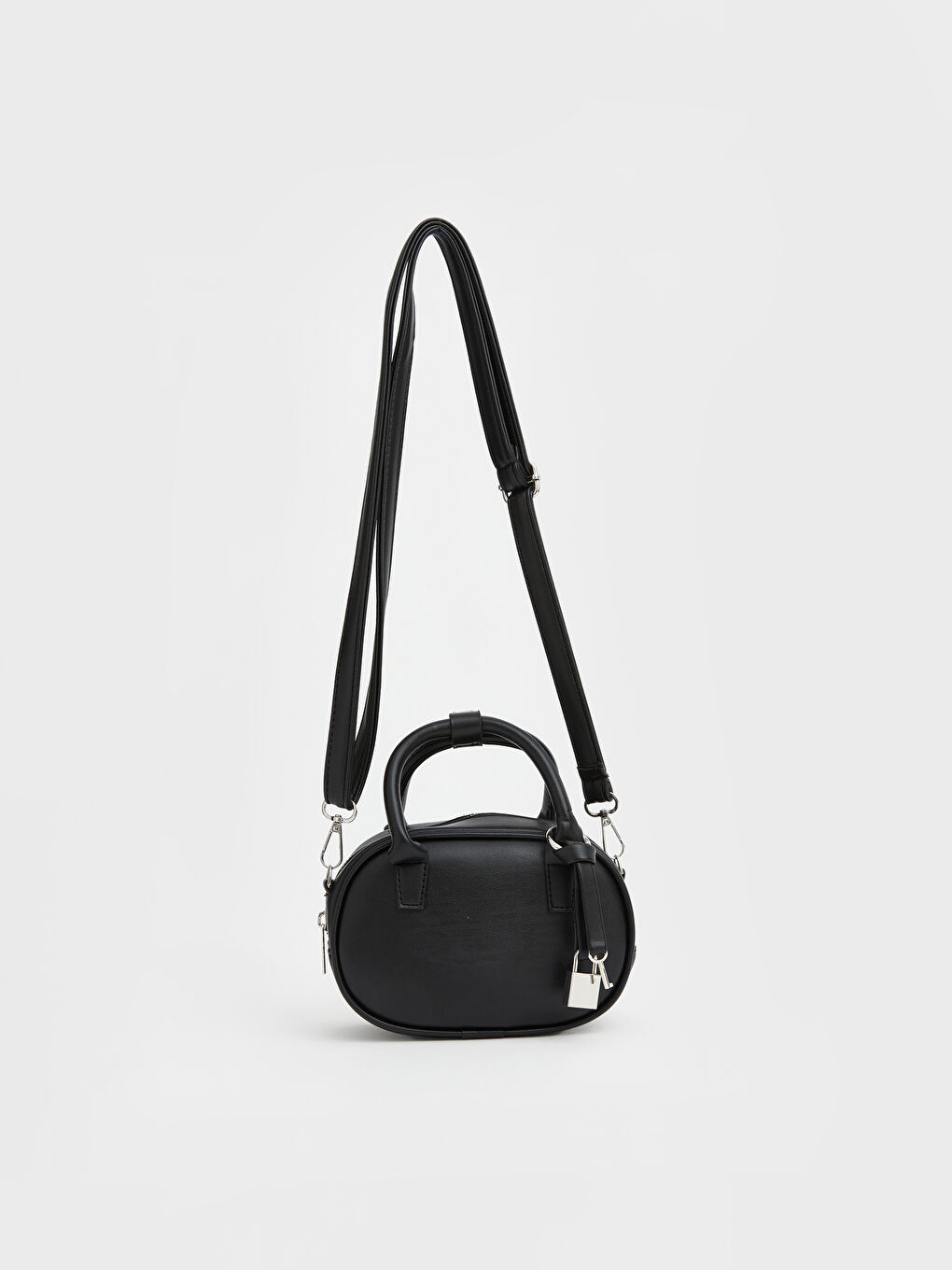 Siyah Deri Görünümlü Kadın Omuz Çantası