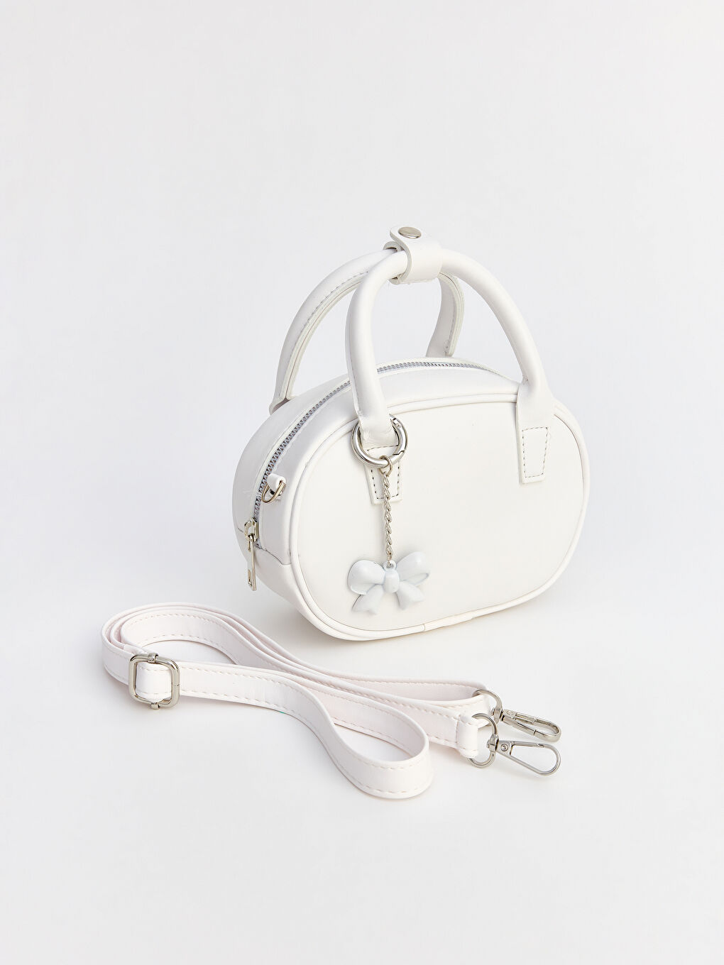 Beyaz Fiyonk Detaylı Deri Görünümlü Kadın Omuz Çantası-1