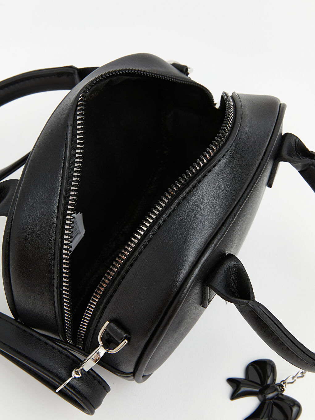 Siyah Fiyonk Detaylı Deri Görünümlü Kadın Omuz Çantası-3