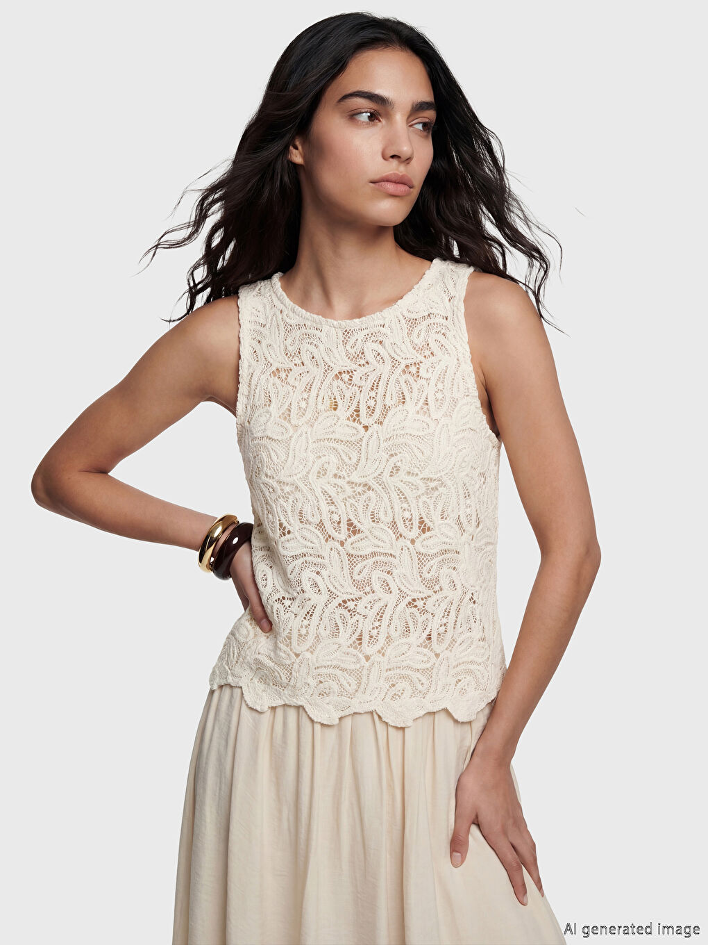 Beyaz Bisiklet Yaka Dantelli Bluz