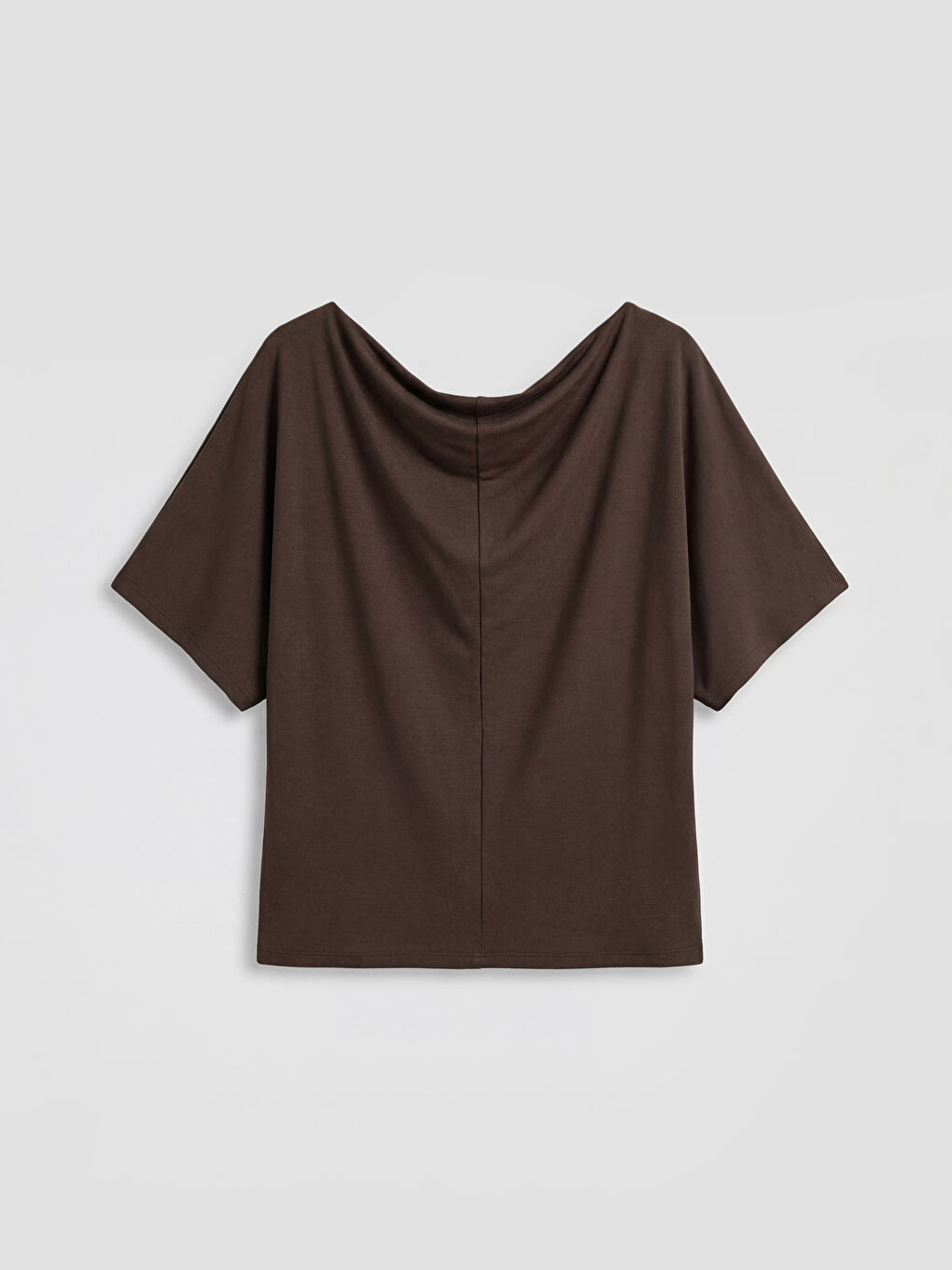 Kahverengi Dökümlü Yaka Bluz-1