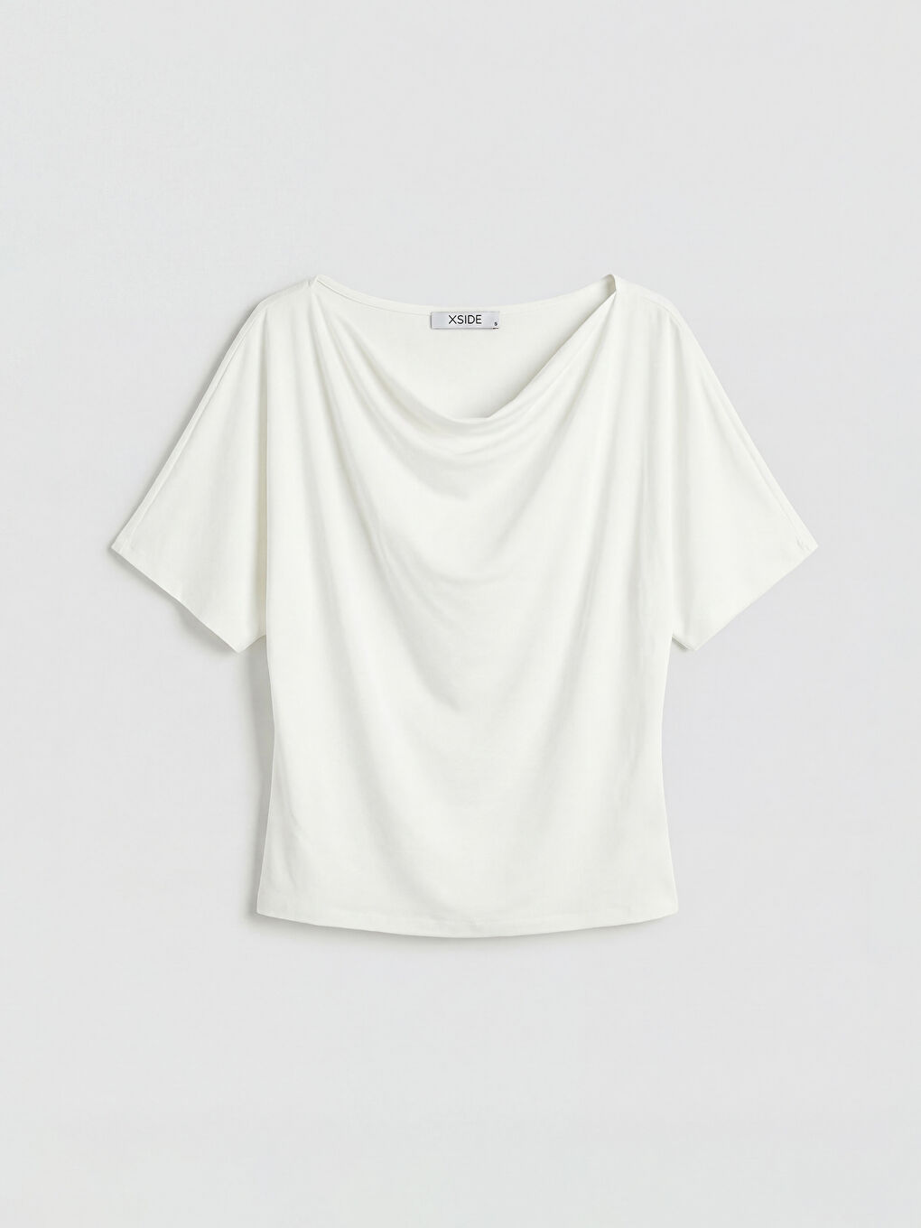 Beyaz Dökümlü Yaka Bluz-4