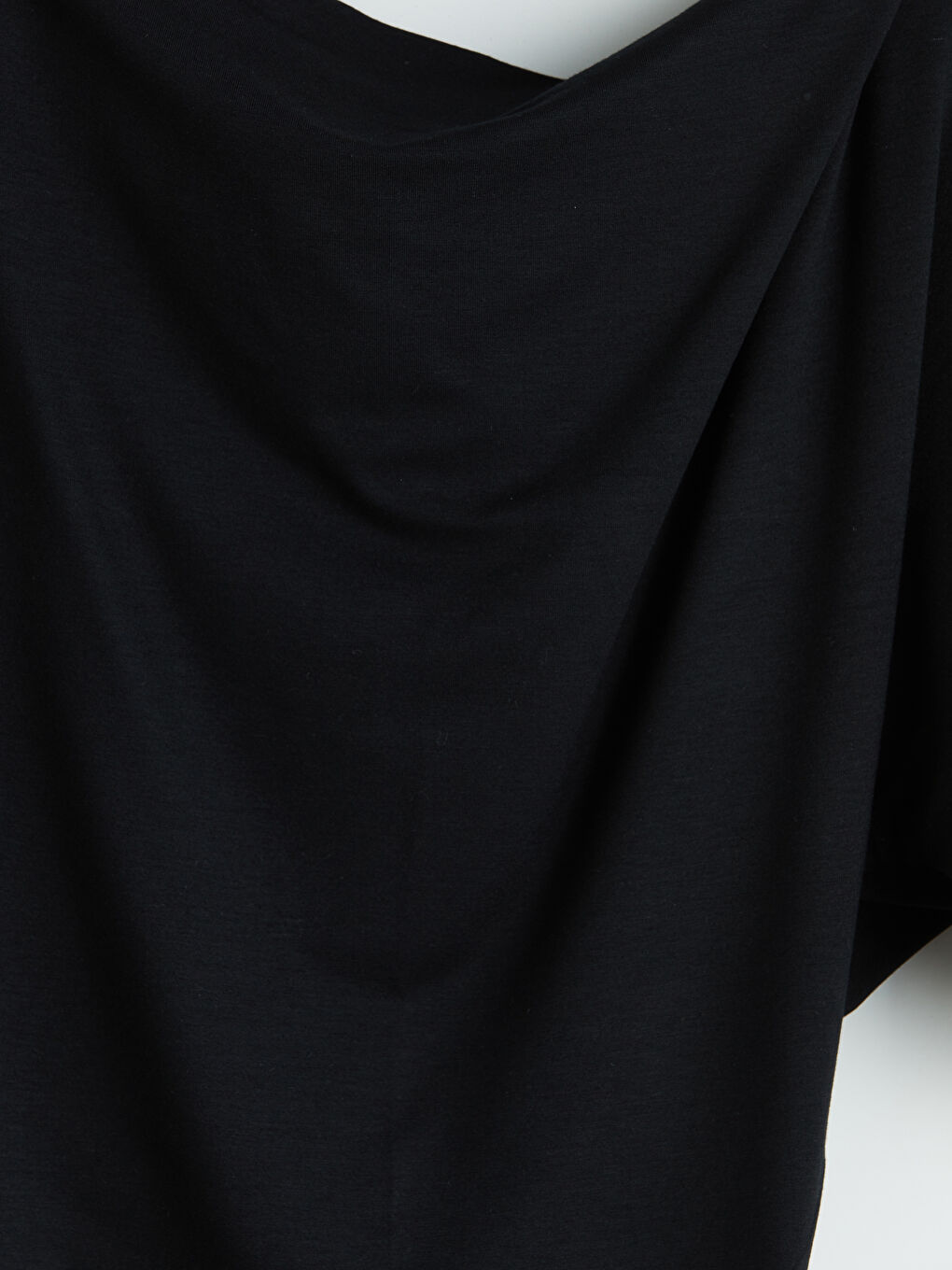 Siyah Dökümlü Yaka Büzgülü Bluz-6
