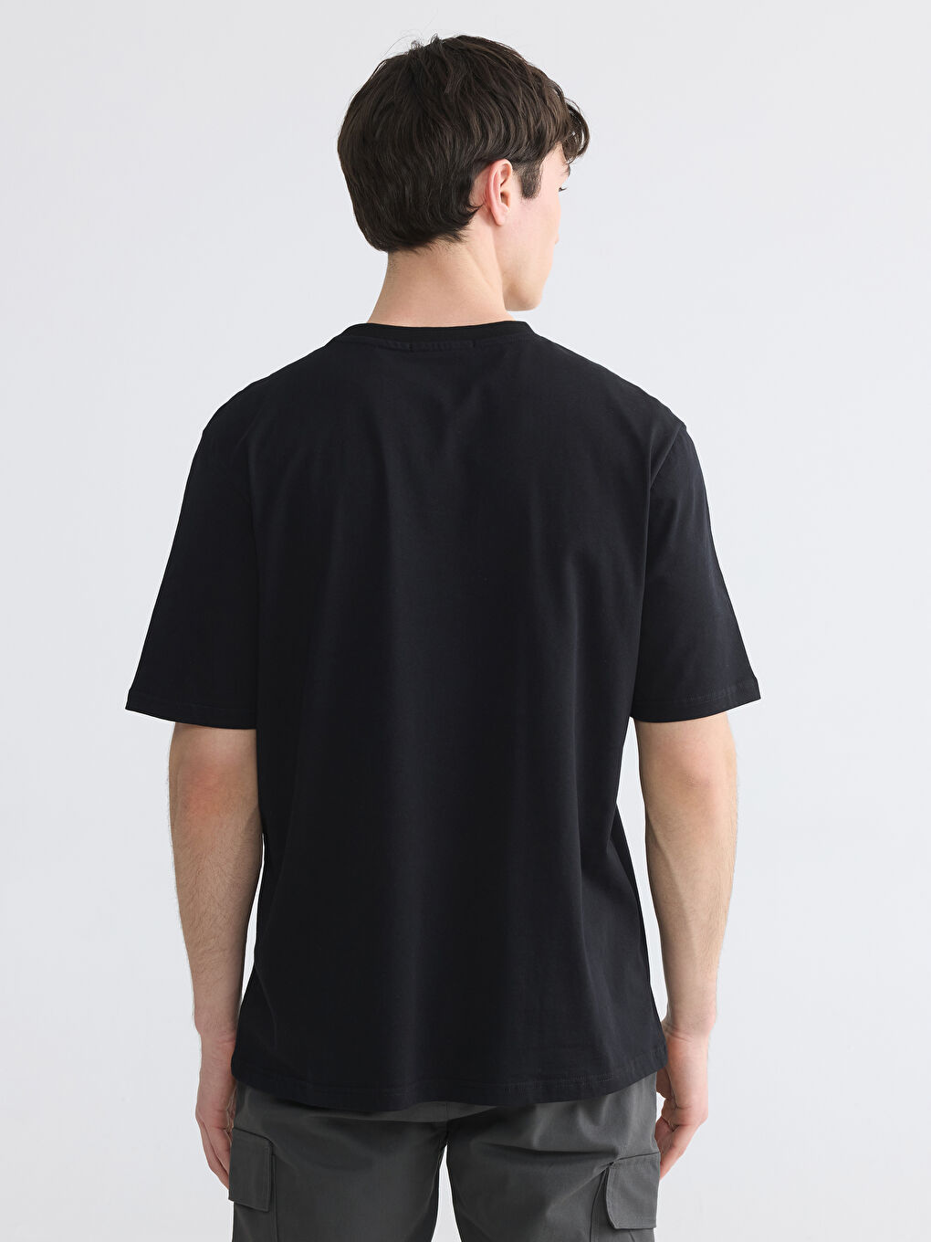 تي شيرت اسود رجال-3