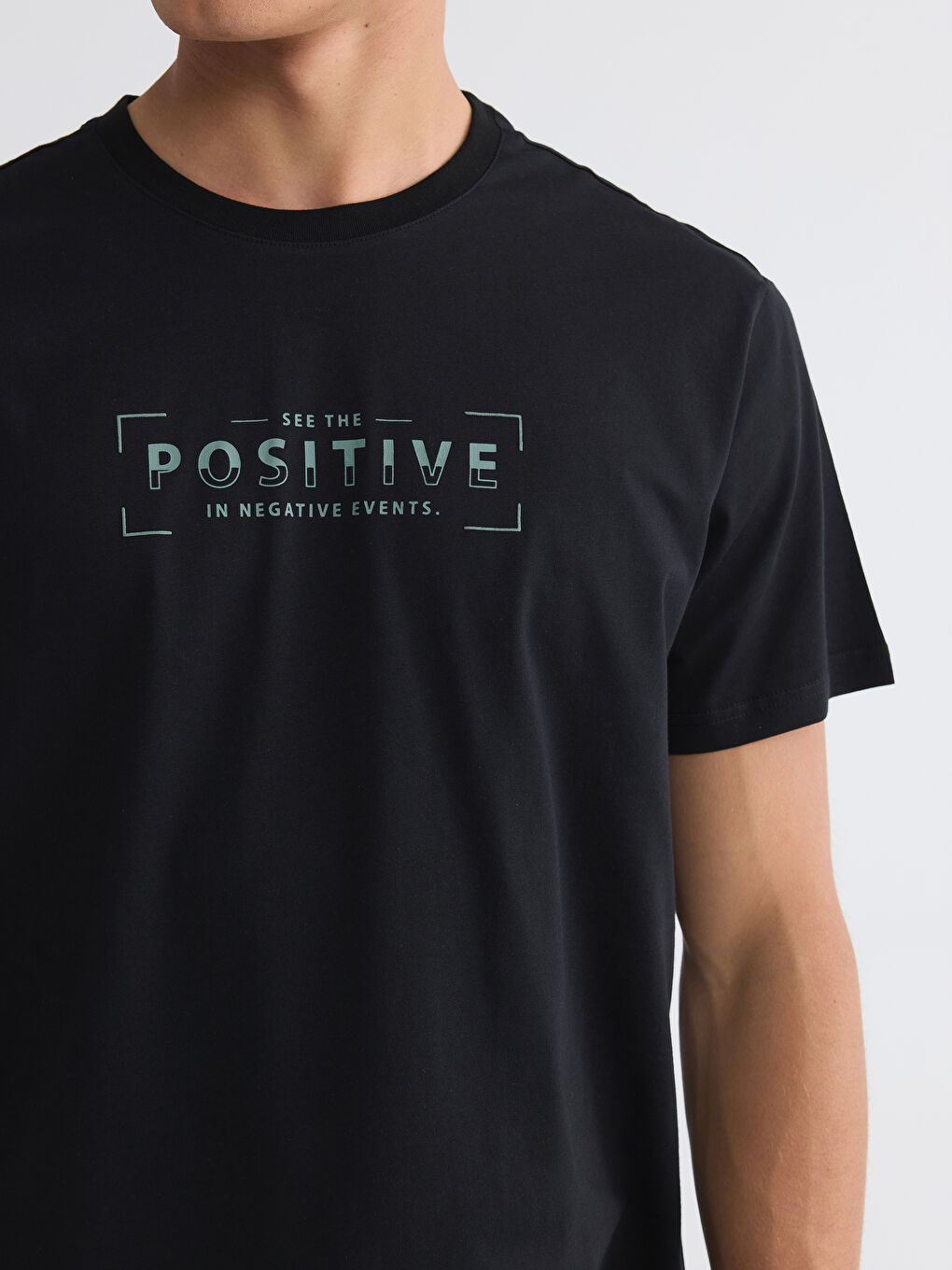 T-shirt imprimé à col rond pour homme-2