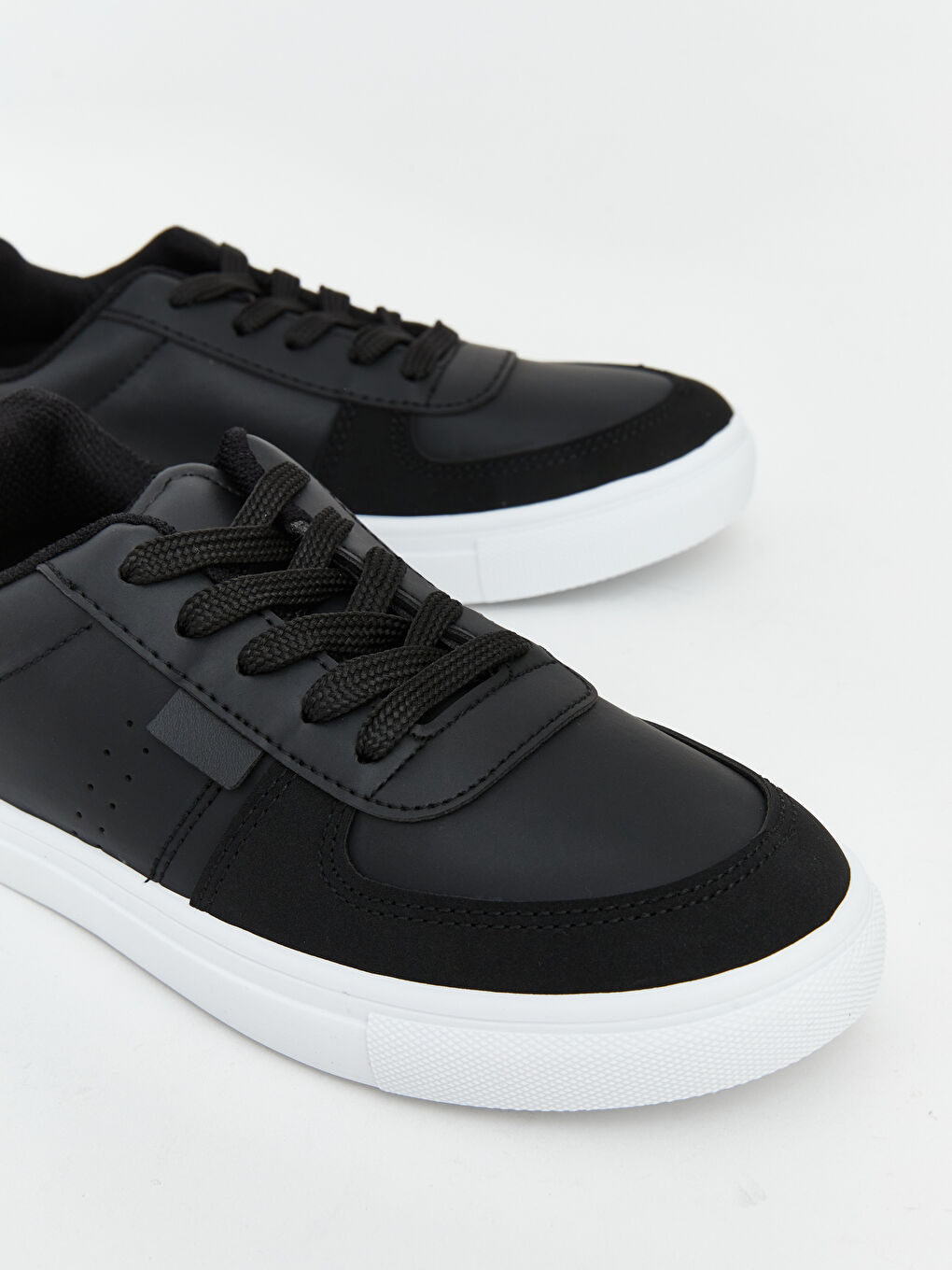 Siyah Deri Görünümlü Erkek Çocuk Spor Ayakkabı-2