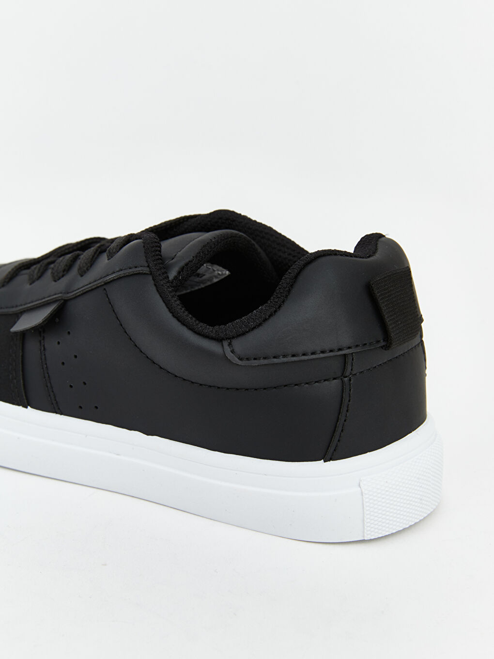 Siyah Deri Görünümlü Erkek Çocuk Spor Ayakkabı-4