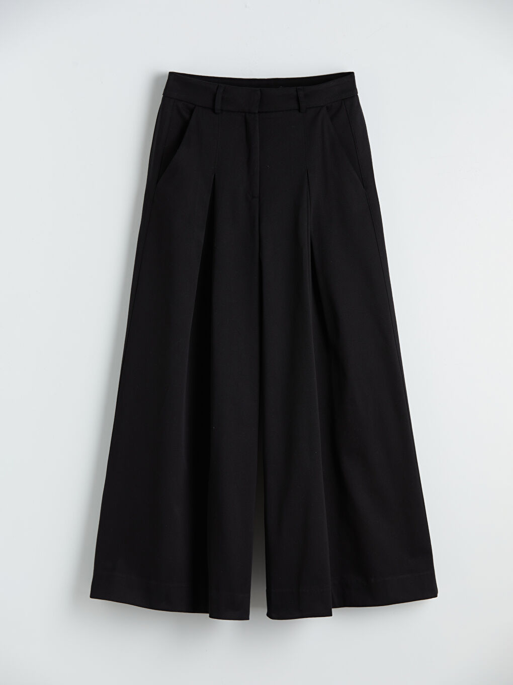 Siyah Geniş Paça Pileli Kadın Kumaş Pantolon-2