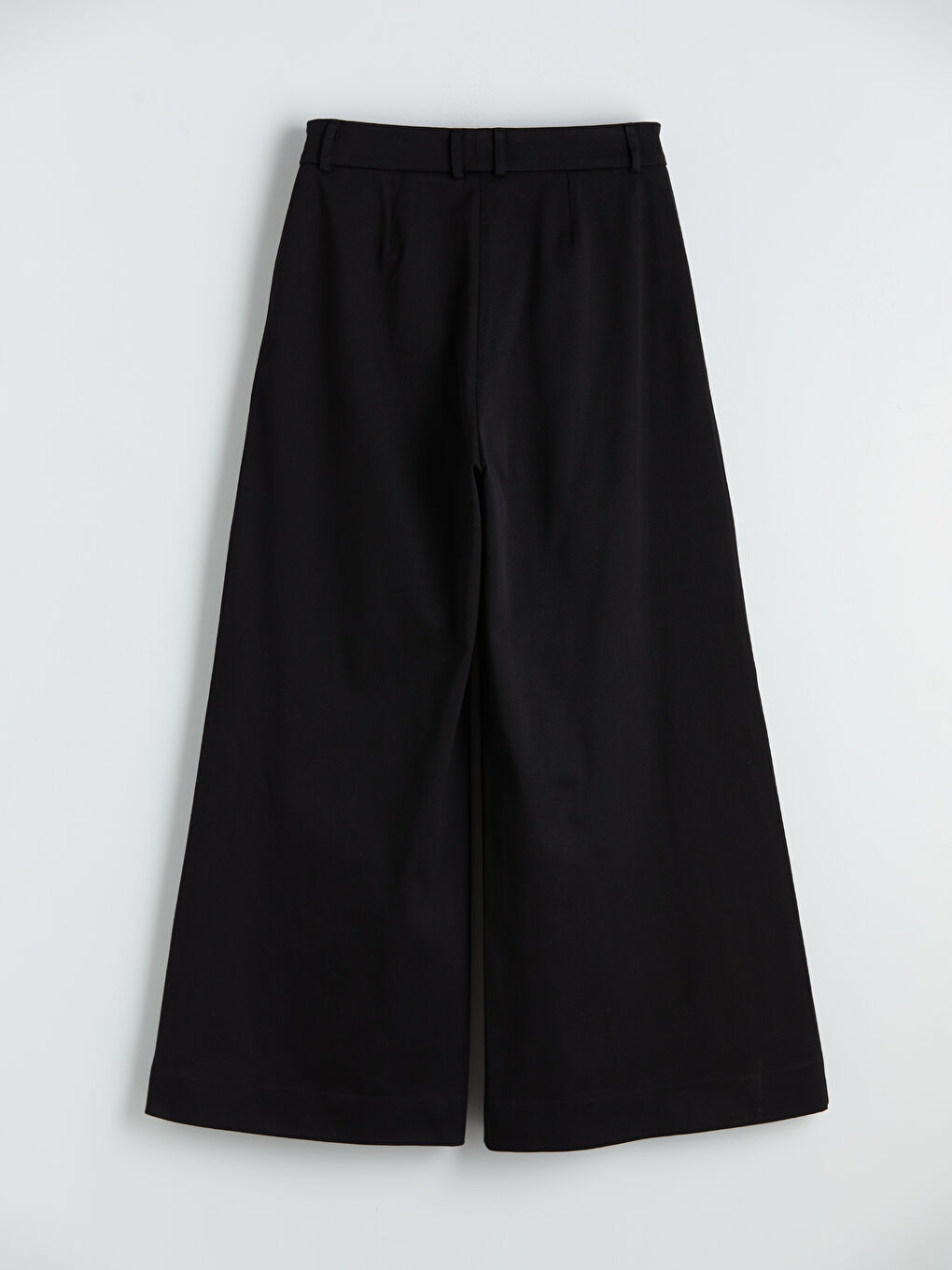 Siyah Geniş Paça Pileli Kadın Kumaş Pantolon-3