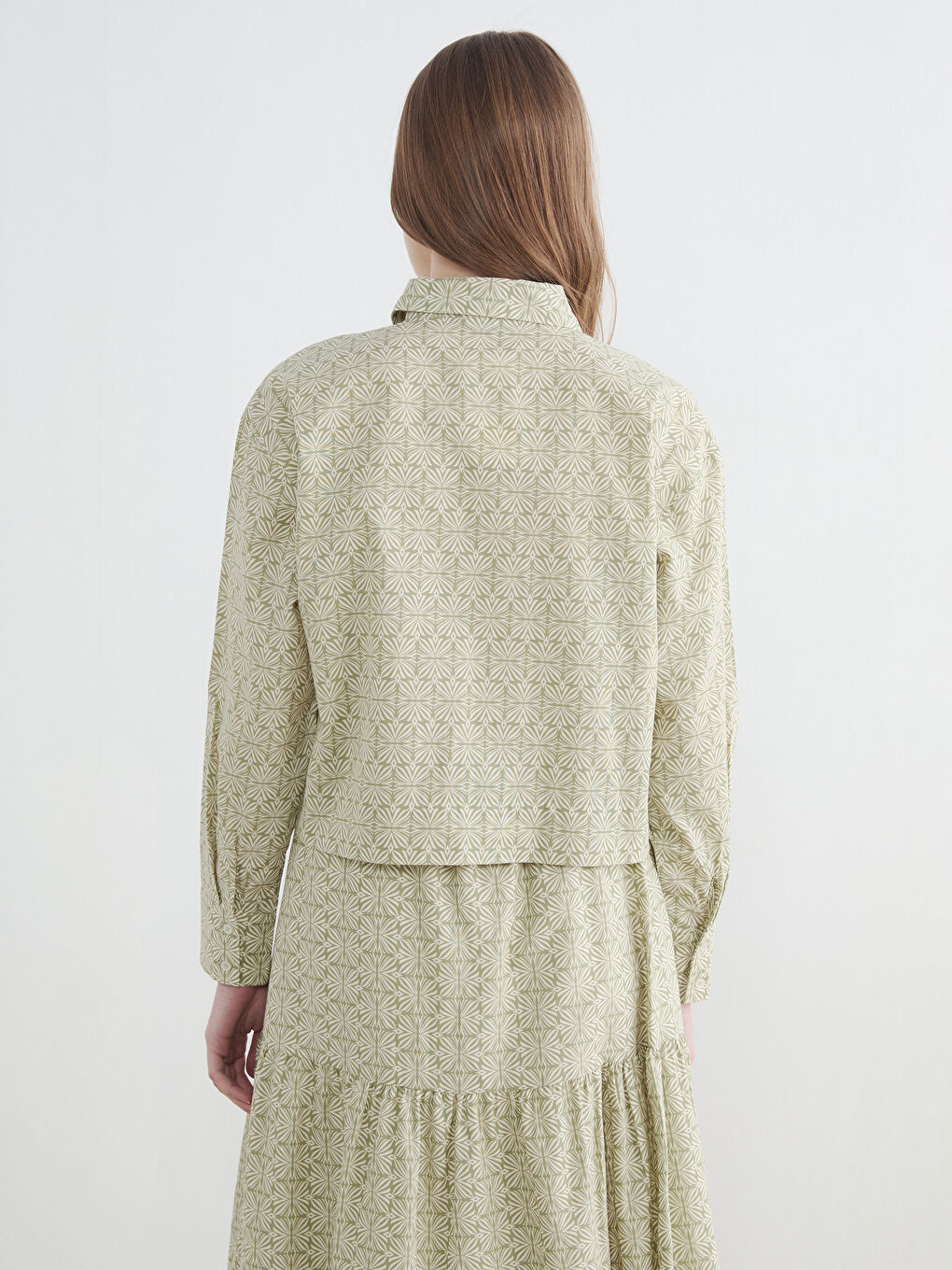 Yeşil Bağlama Detaylı Desenli Kadın Gömlek-3