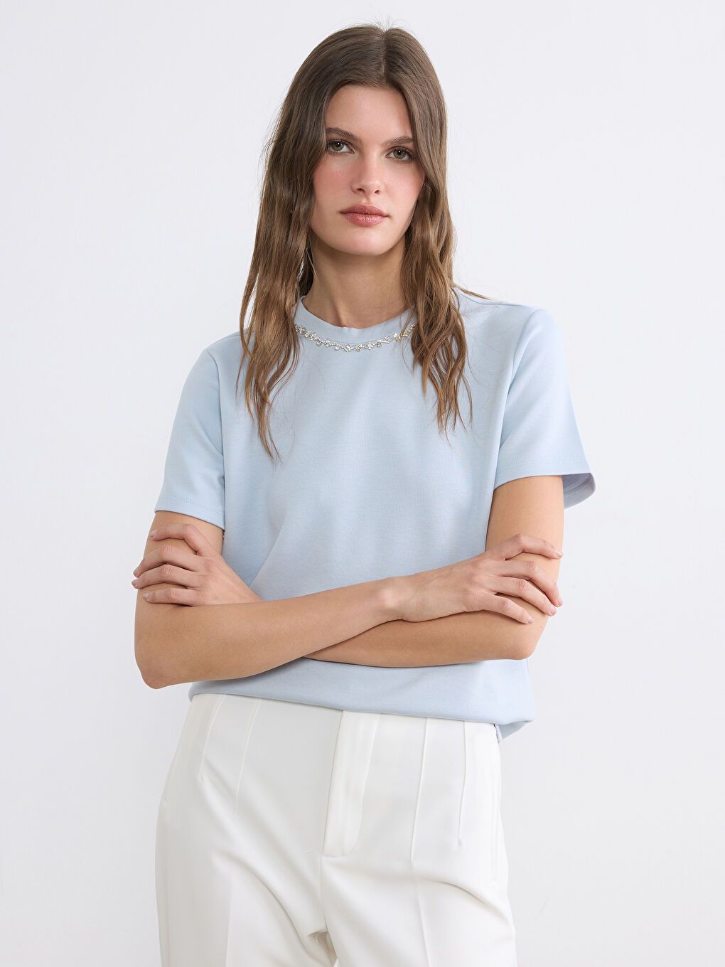 Mavi Bisiklet Yaka Taşlı Kadın Tişört