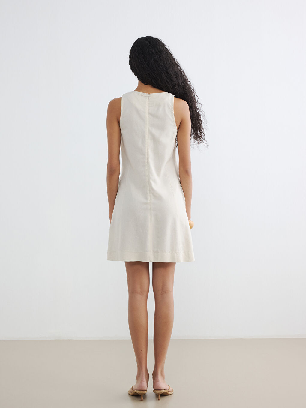 Bej Bisiklet Yaka Keten Karışımlı Mini Elbise-3