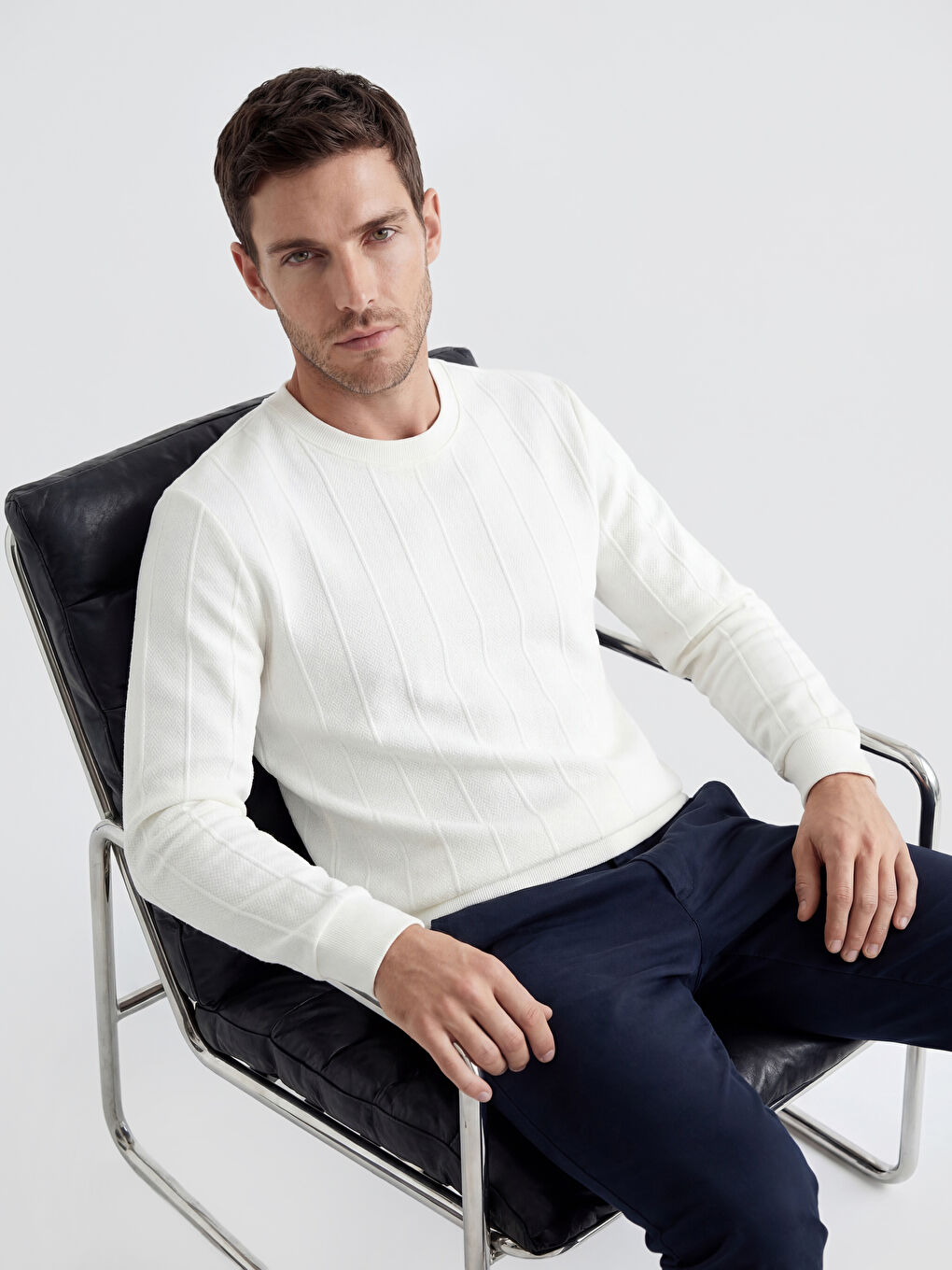 Beyaz Bisiklet Yaka Erkek Sweatshirt