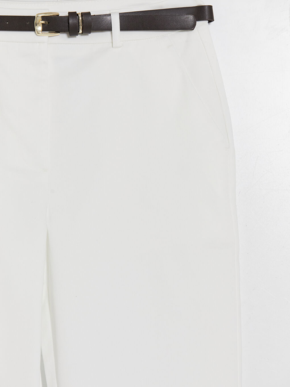 Beyaz Kemerli Havuç Kesim Kadın Gabardin Pantolon-2