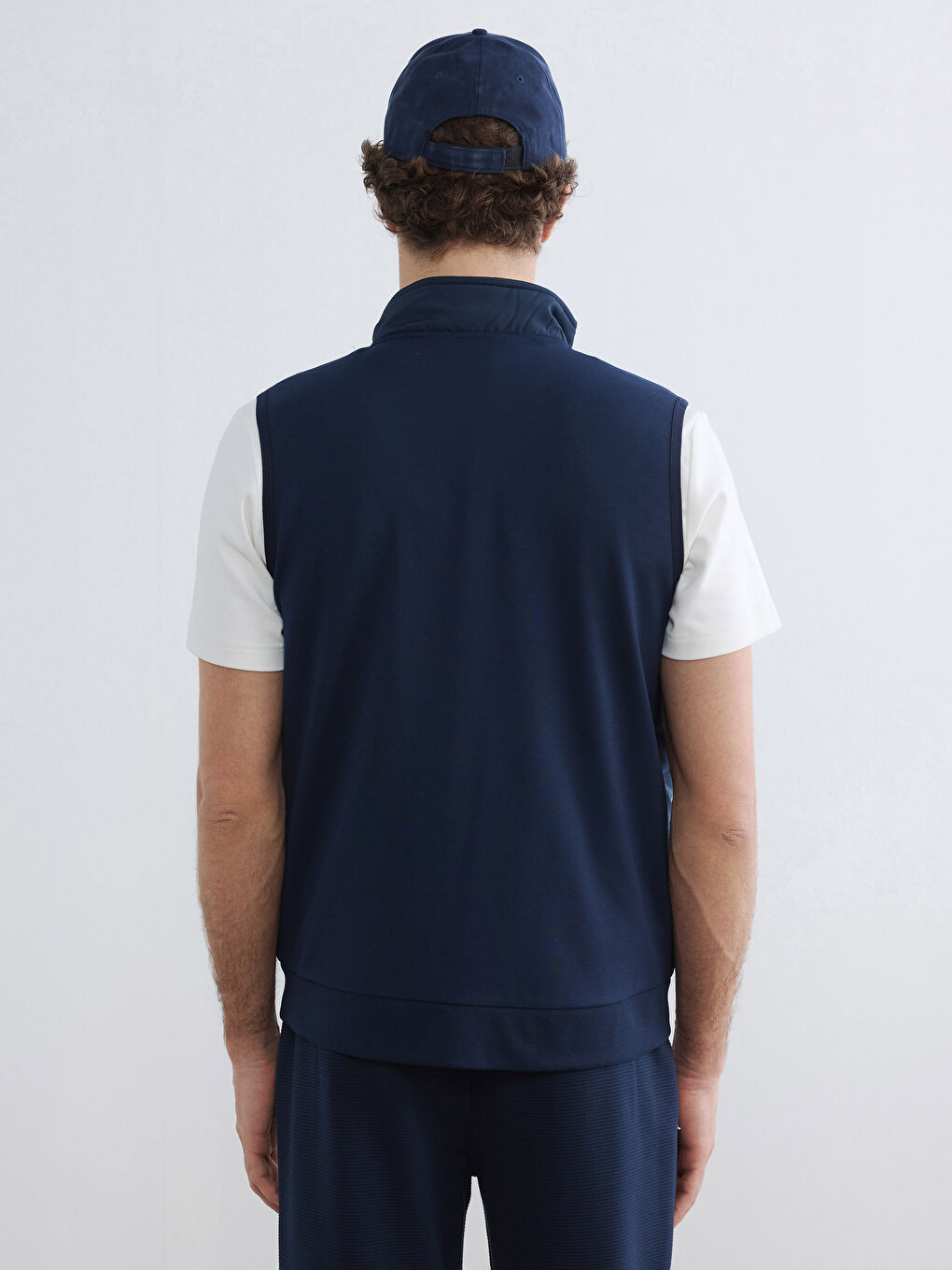 Mock Neck Quilted Men's Waistcoat-4