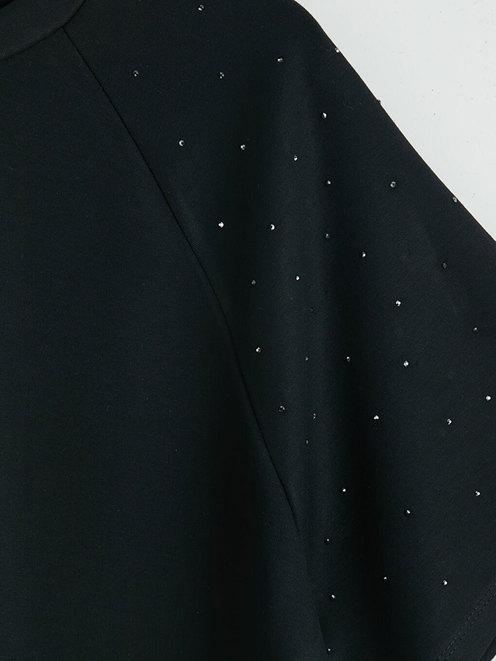 Siyah Bisiklet Yaka Taşlı Soft Touch Kadın Tişört-2