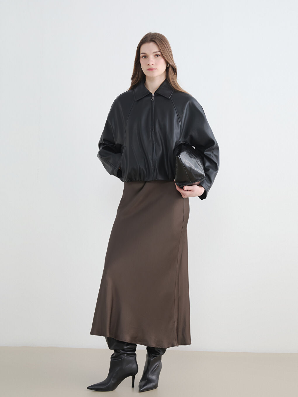 Siyah Gömlek Yaka Oversize Kadın Deri Görünümlü Ceket-1