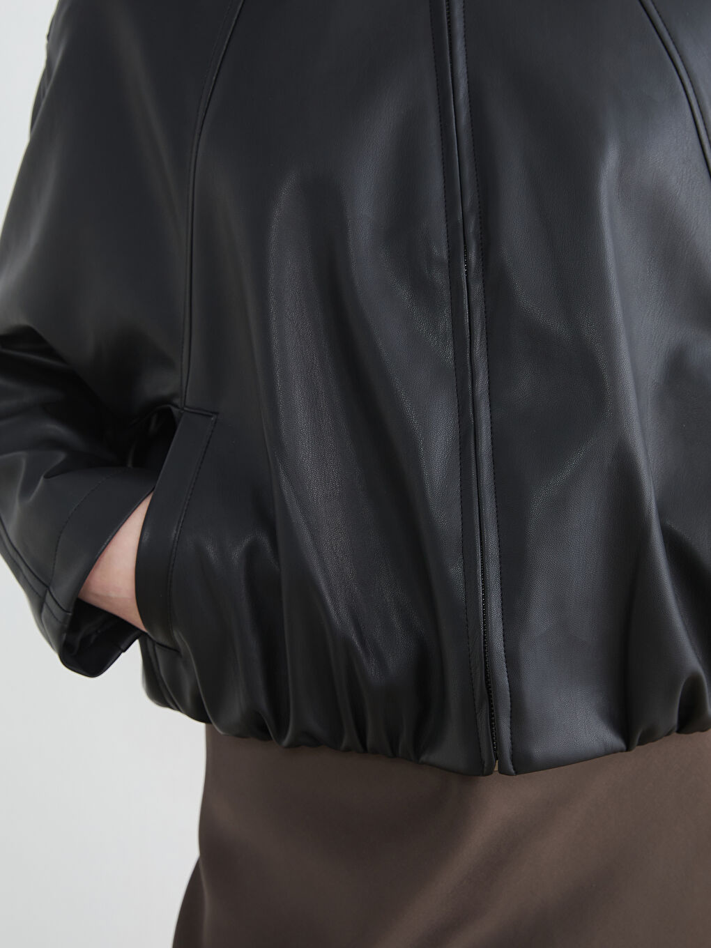 Siyah Gömlek Yaka Oversize Kadın Deri Görünümlü Ceket-2