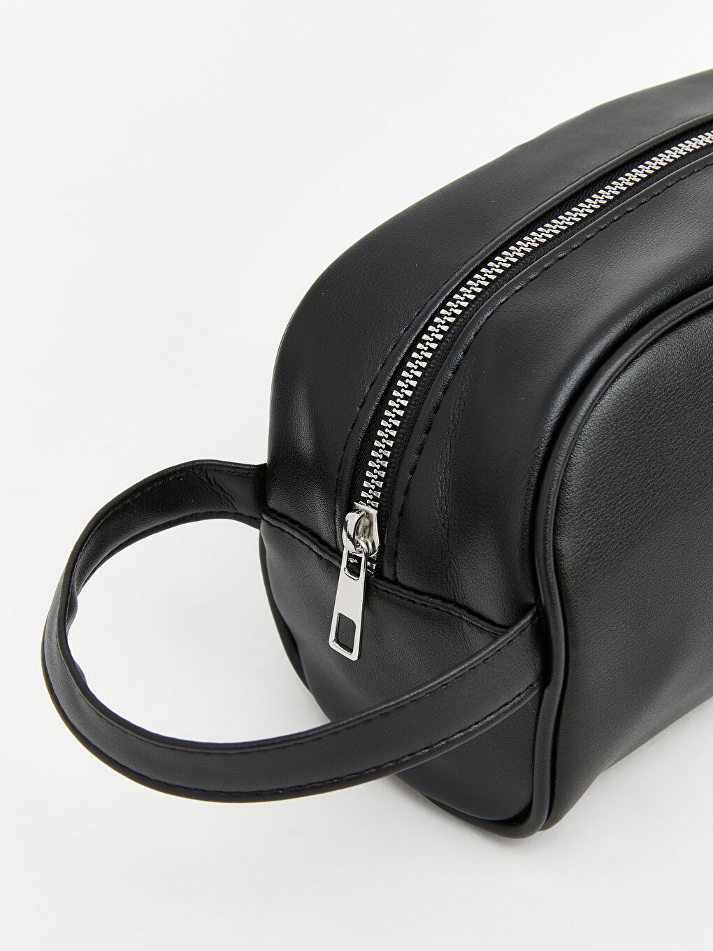 Siyah Deri Görünümlü Erkek El Çantası-2