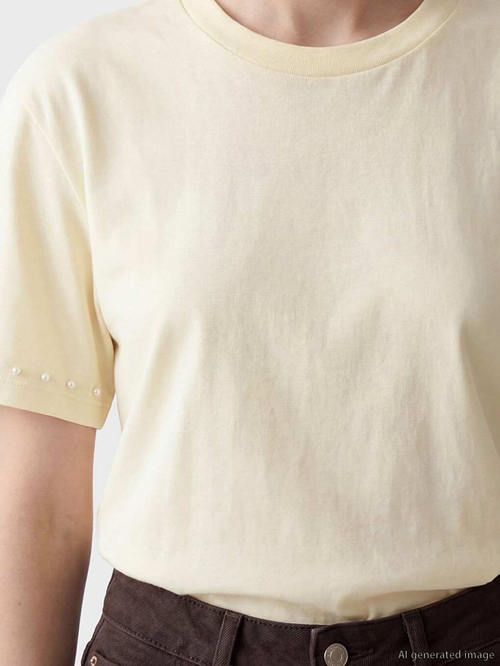 Sarı Bisiklet Yaka Boncuk İşlemeli Kadın Tişört-2