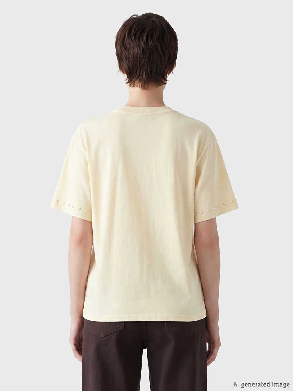 Sarı Bisiklet Yaka Boncuk İşlemeli Kadın Tişört-3